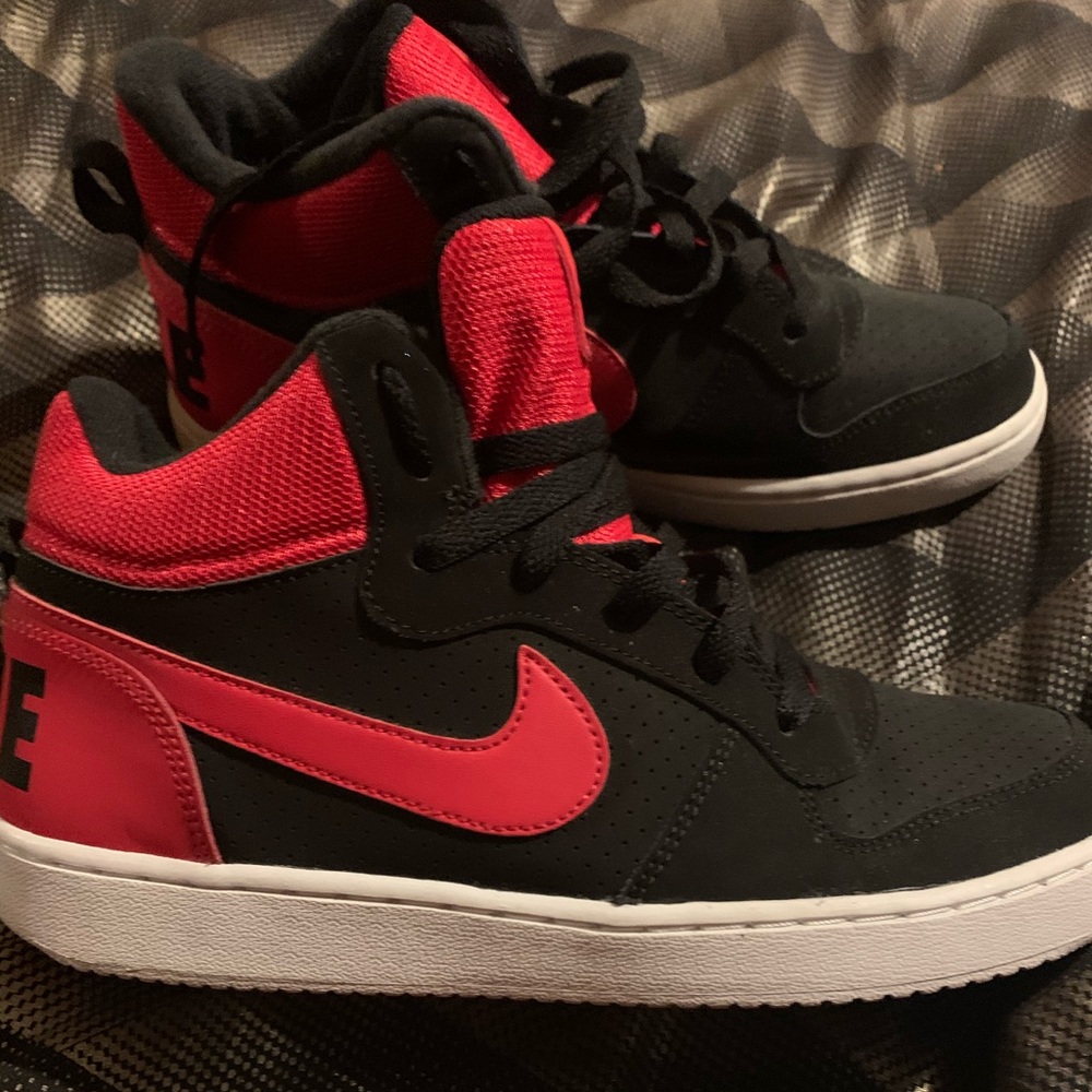 Nike shoes/Big kids